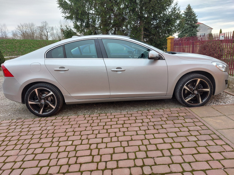 4x RUOTE 17 Invernali VOLVO V40 II Pirelli 225/45 R17
